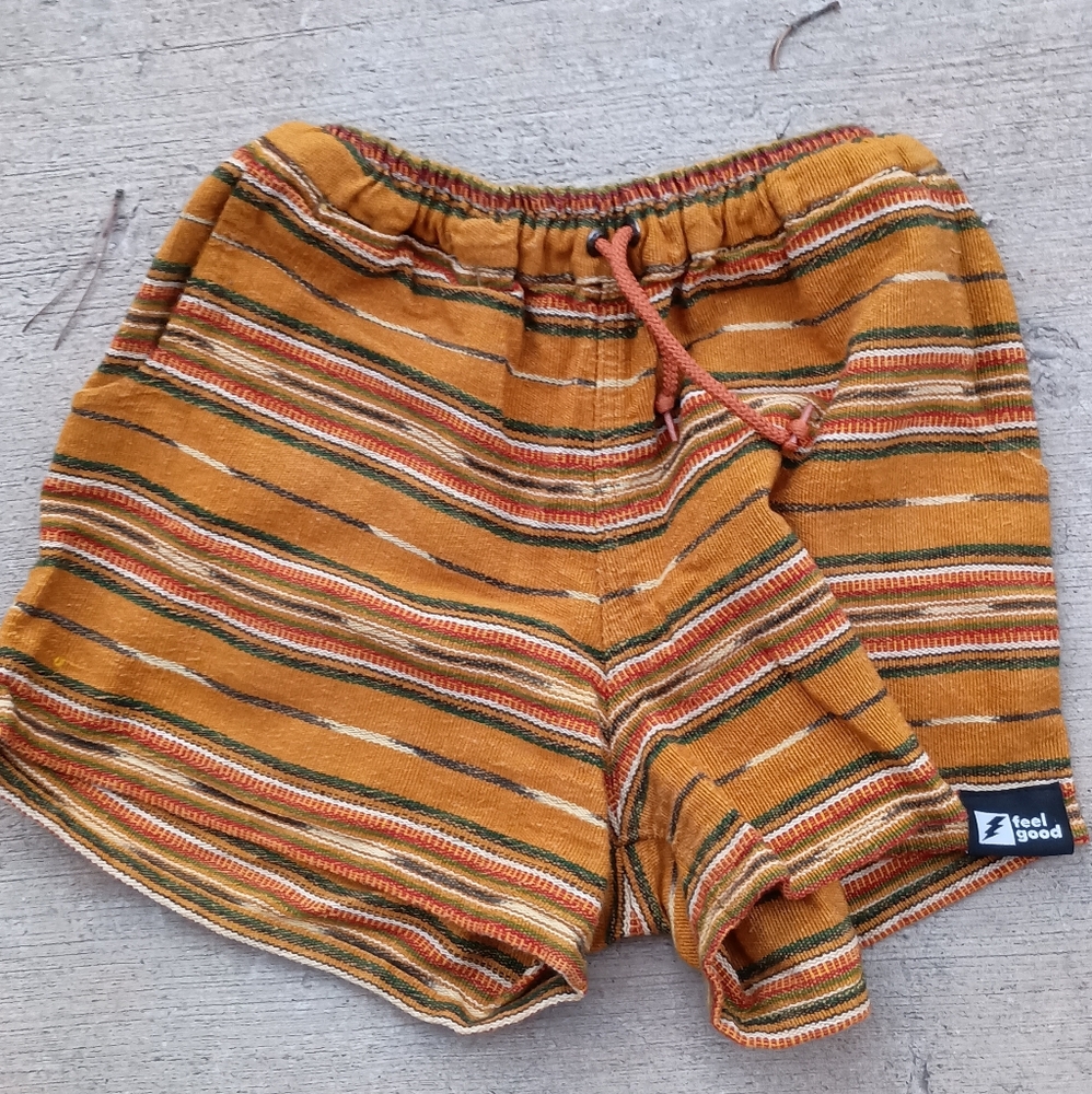 Feel Good woven shorts